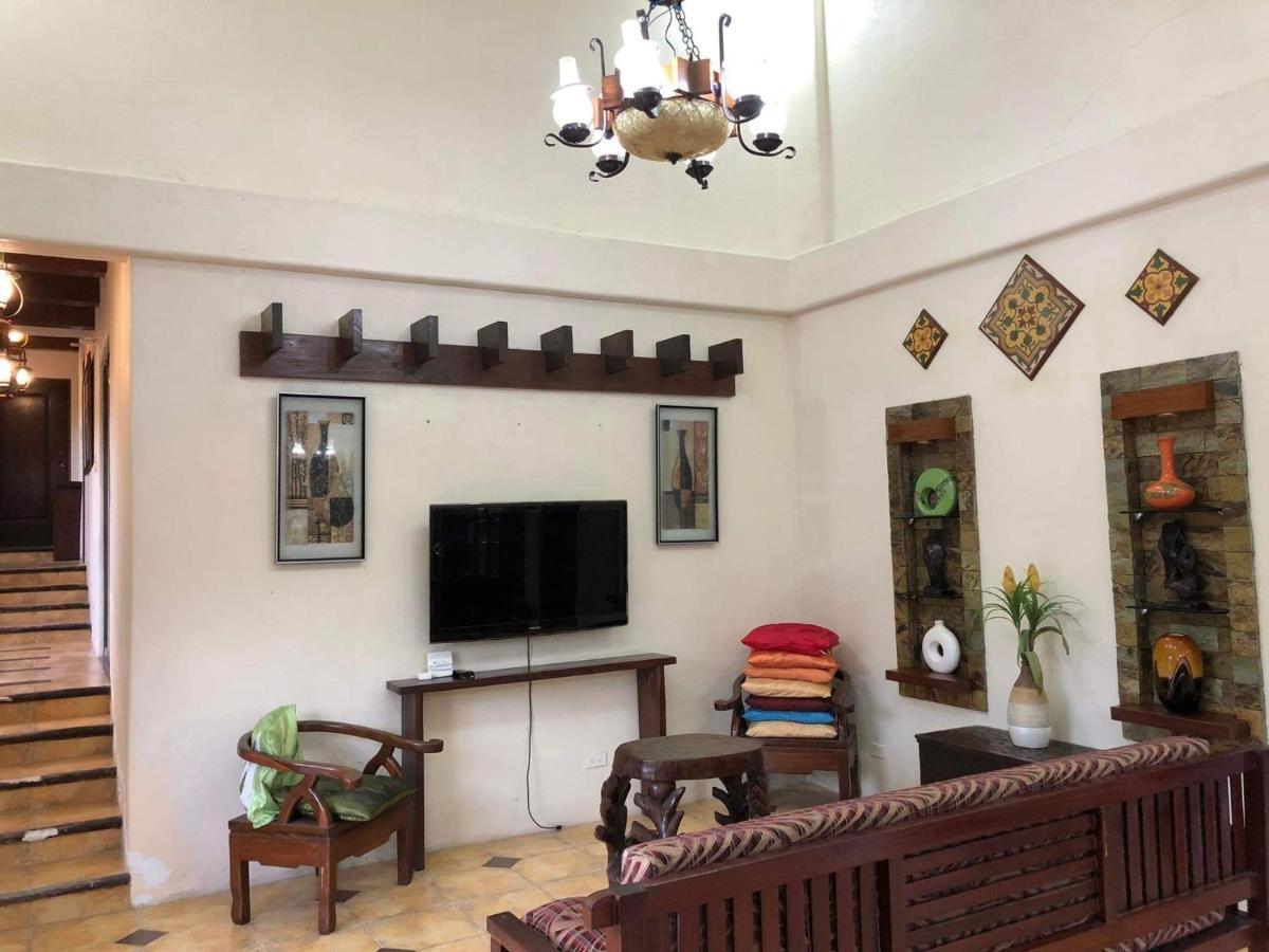 Tagaytay Bnr Guesthouse 4Br With Balcony 12-14 Guest Tagaytay City Exterior foto